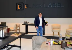 Bart de Bruijn presenteerde vol trots het nieuwe meubelgroothandel concept Black Label dat voor het eerst werd geintroduceerd in Keulen. "Alle producten worden handgemaakt door ambachtslieden op onze productielocaties."
